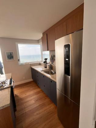 Apartamento Para Vender com 4 quartos 3 suítes no bairro Itacolomi em Balneário Piçarras