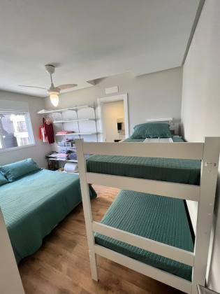 Apartamento Para Vender com 4 quartos 3 suítes no bairro Itacolomi em Balneário Piçarras
