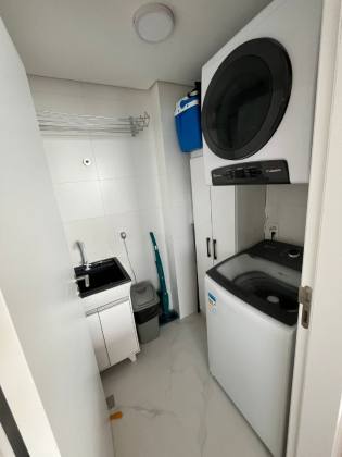 Apartamento Para Vender com 4 quartos 3 suítes no bairro Itacolomi em Balneário Piçarras