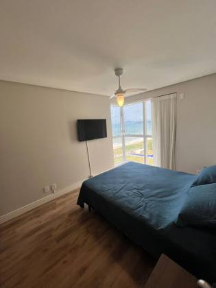 Apartamento Para Vender com 4 quartos 3 suítes no bairro Itacolomi em Balneário Piçarras