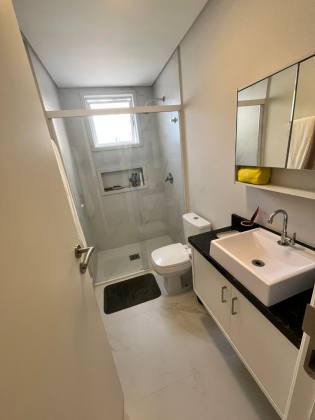 Apartamento Para Vender com 4 quartos 3 suítes no bairro Itacolomi em Balneário Piçarras