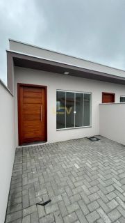 Casa Geminada à Venda em Penha – Localização Privilegiada!