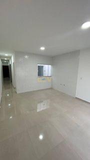 Casa Geminada à Venda em Penha – Localização Privilegiada!