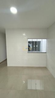 Casa Geminada à Venda em Penha – Localização Privilegiada!