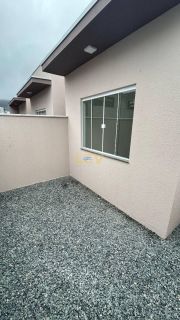 Casa Geminada à Venda em Penha – Localização Privilegiada!