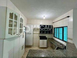 Casa em Residencial Fechado c/ Portaria 24 Hrs. e Muita Beleza Natural!
