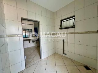 Casa em Residencial Fechado c/ Portaria 24 Hrs. e Muita Beleza Natural!