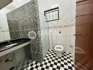 Casa em Residencial Fechado c/ Portaria 24 Hrs. e Muita Beleza Natural!