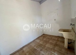 Casa em Residencial Fechado c/ Portaria 24 Hrs. e Muita Beleza Natural!