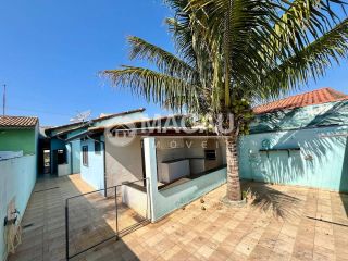 Casa em Residencial Fechado c/ Portaria 24 Hrs. e Muita Beleza Natural!