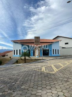 Casa em Residencial Fechado c/ Portaria 24 Hrs. e Muita Beleza Natural!