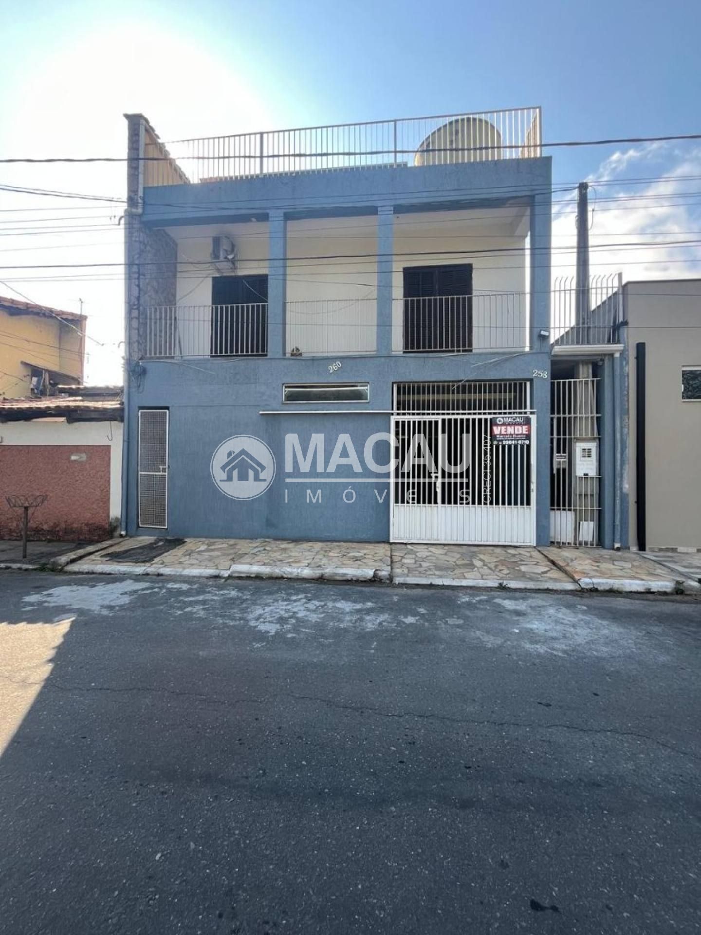 Casa Para Vender com 4 quartos 1 suítes no bairro Vila Carmem em Cachoeira Paulista