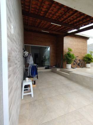 Excelente casa sendo 3/4 TODA REFORMADA