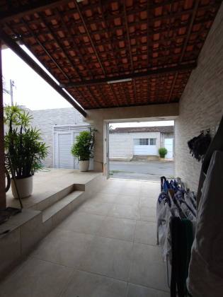 Excelente casa sendo 3/4 TODA REFORMADA