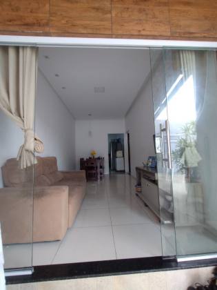 Excelente casa sendo 3/4 TODA REFORMADA