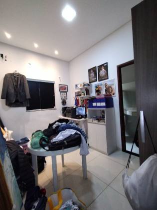 Excelente casa sendo 3/4 TODA REFORMADA