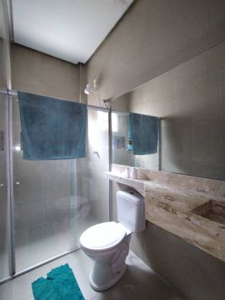 Excelente casa sendo 3/4 TODA REFORMADA