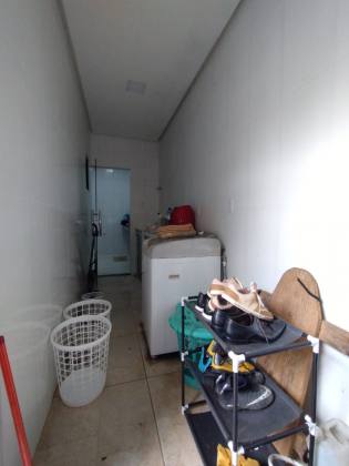 Excelente casa sendo 3/4 TODA REFORMADA