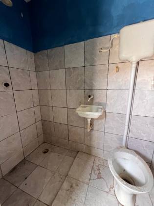 Casa perto da Feirinha do Cleto sendo 2/4 e uma suíte