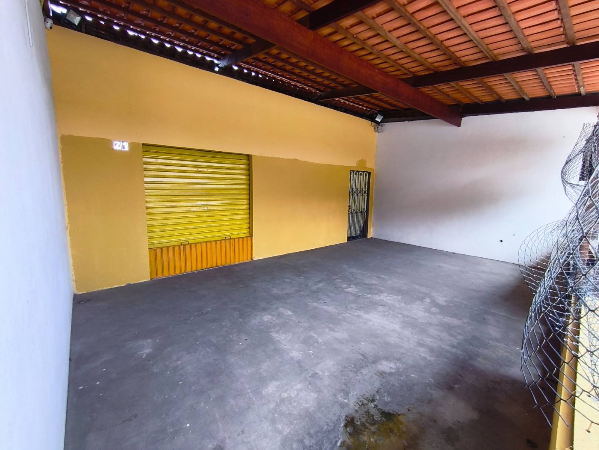? Ponto Comercial à Venda – Em Frente à portaria 2 da UFAL!