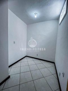 Casa à venda em itapuã