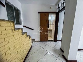 Casa à venda em itapuã