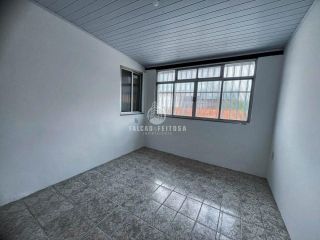 Casa à venda em itapuã