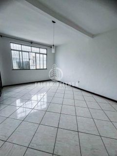 Casa à venda em itapuã