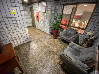 Apartamento à venda no Costa Azul