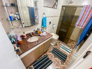 Apartamento à venda no Costa Azul