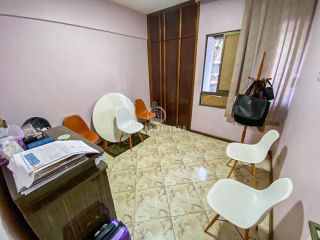 Apartamento à venda no Costa Azul