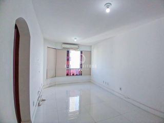 Apartamento à venda no Campo Grande
