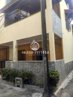 Casa à venda em Itapuã