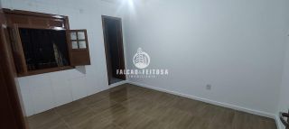 Casa à venda em Itapuã