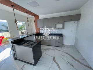 Casa à venda na região de Jardim Castelão