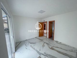 Casa à venda na região de Jardim Castelão