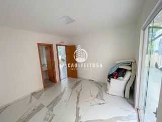 Casa à venda na região de Jardim Castelão