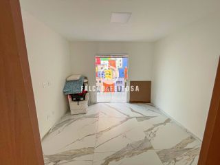 Casa à venda na região de Jardim Castelão