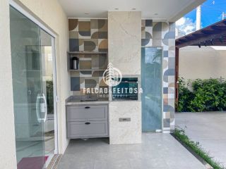 Casa à venda na região de Jardim Castelão