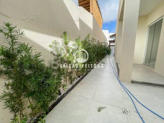 Casa à venda na região de Jardim Castelão