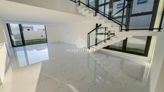 Casa à venda no Alphaville Litoral Norte 2