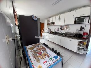 Casa à venda em Itapuã