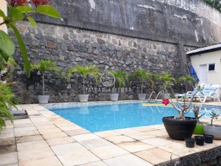 Casa à venda no Caminho das Árvores