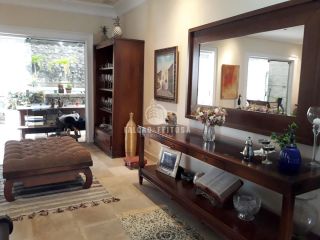 Casa à venda no Caminho das Árvores