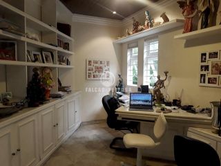 Casa à venda no Caminho das Árvores