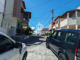 Casa à venda em Itapuã