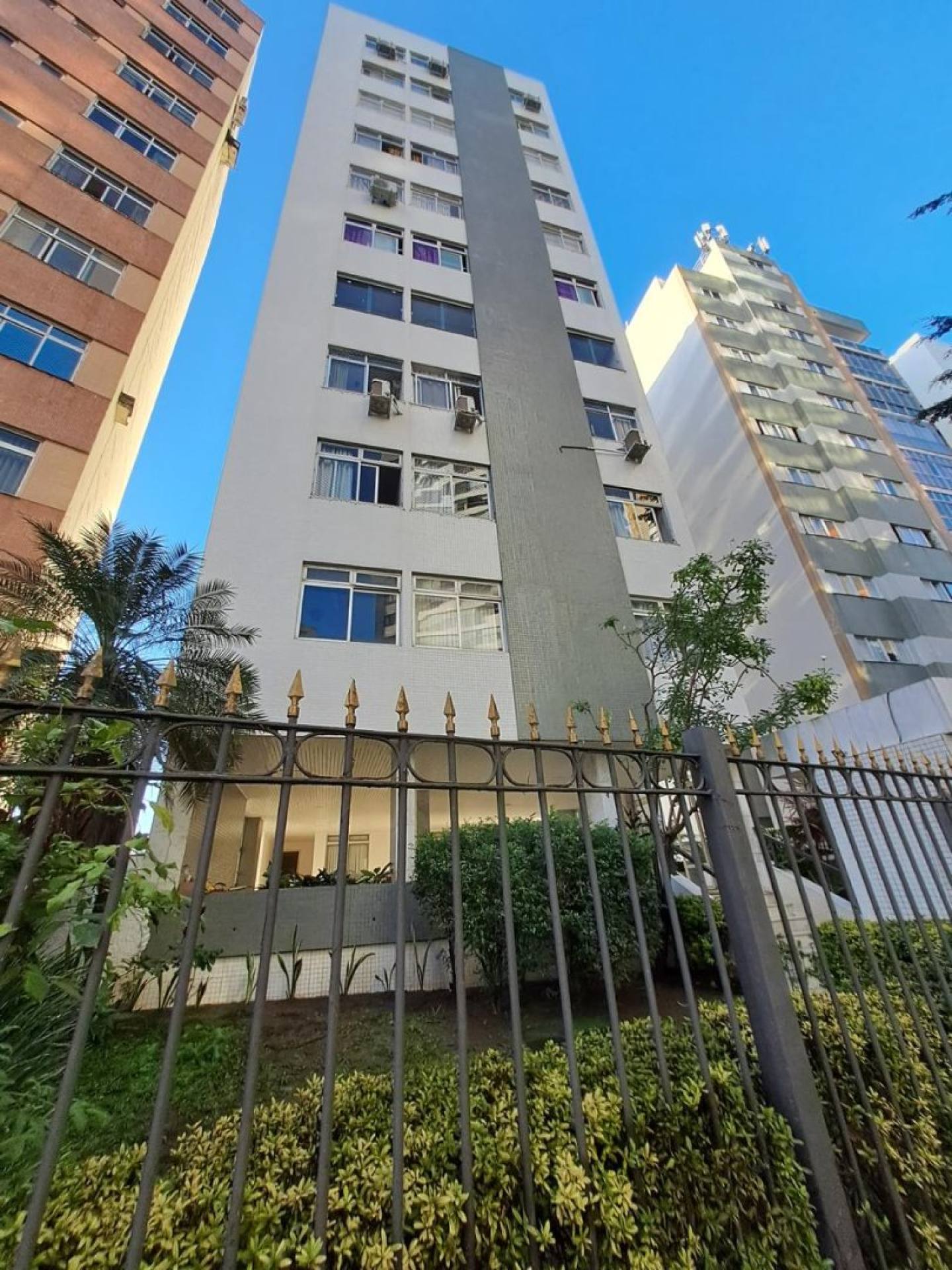 Apartamento Para Vender com 4 quartos 1 suítes no bairro Graça em Salvador