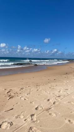 Casa de Condomínio Para Vender com 4 quartos 3 suítes no bairro Estrada do Côco em Camaçari