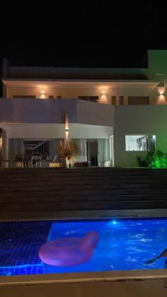 Casa de Condomínio Para Vender com 4 quartos 3 suítes no bairro Estrada do Côco em Camaçari