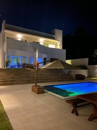Casa de Condomínio Para Vender com 4 quartos 3 suítes no bairro Estrada do Côco em Camaçari